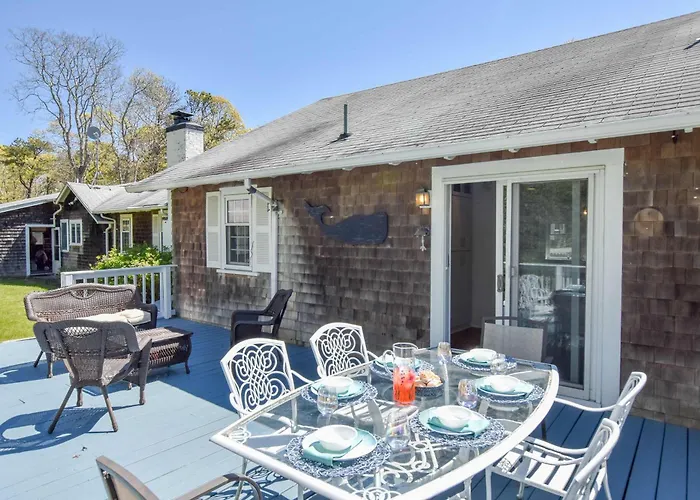 Spacious Beach House 6 Min Walk To Beach